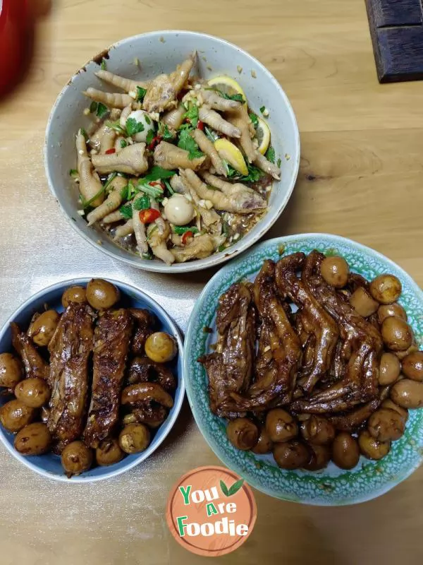 Stewed duck wings and duck feet