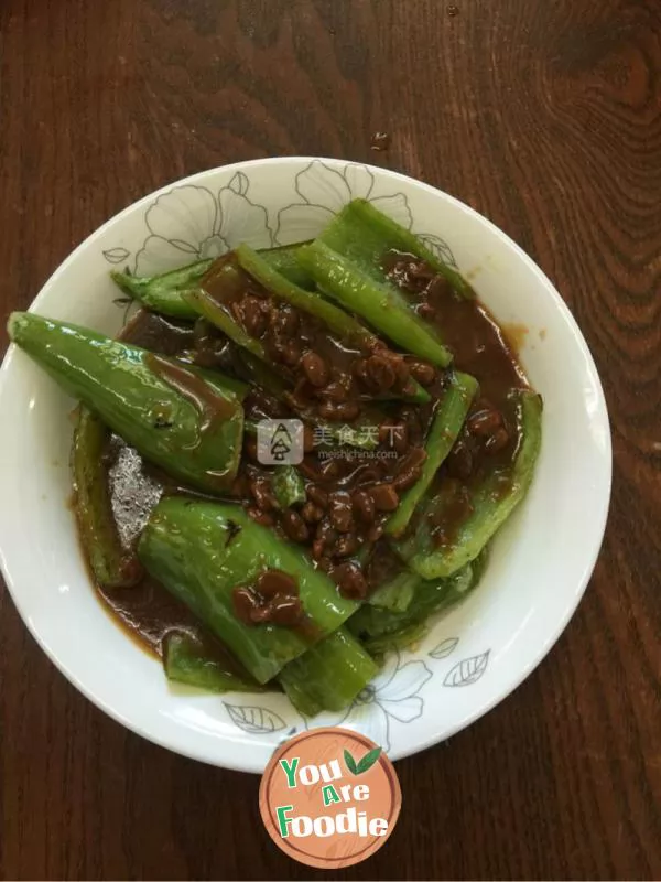 Braised pepper with sauce