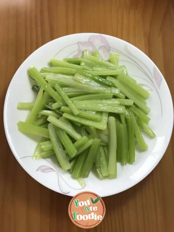 Stir fried celery with vegetables