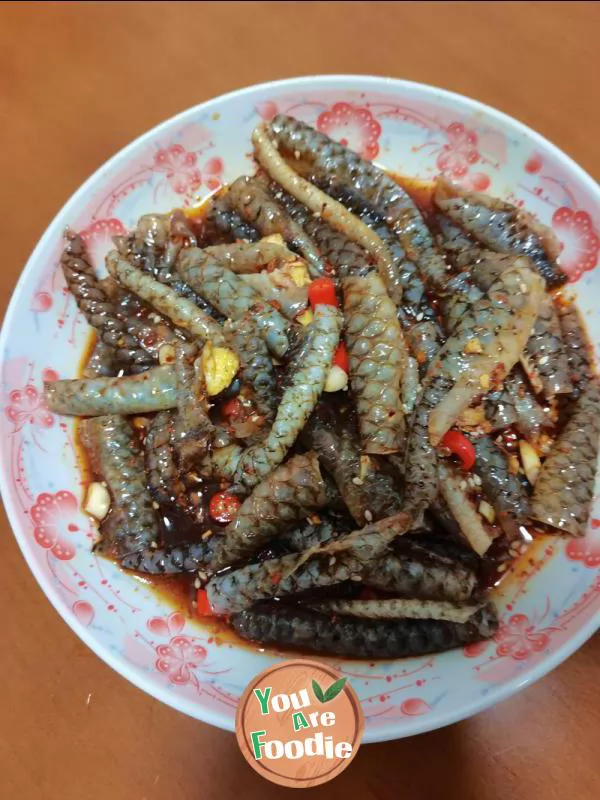 Fish skin in salad