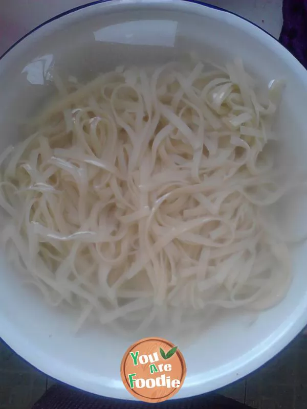 Cold noodles with vegetables