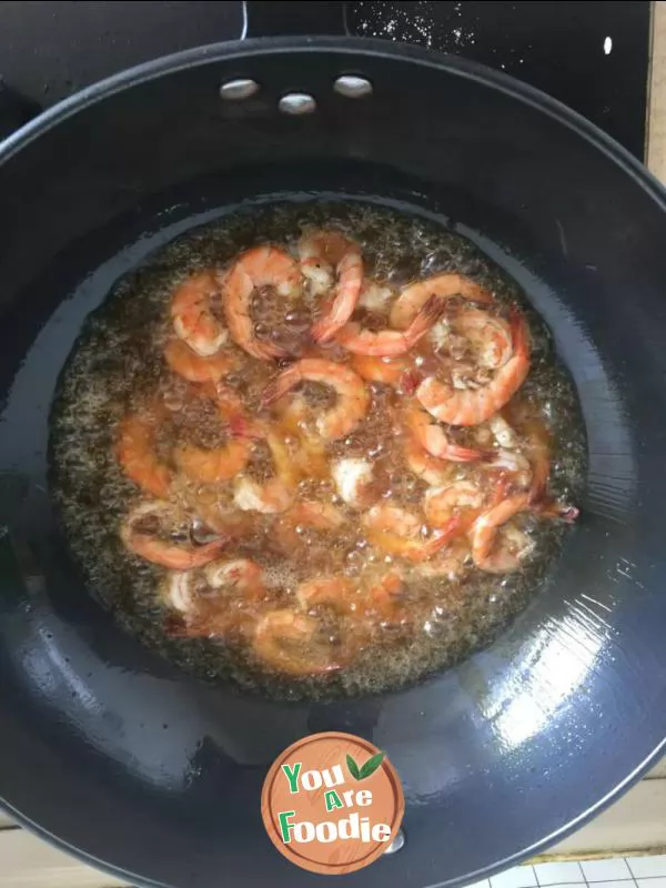 Fried shrimp with bread crumbs