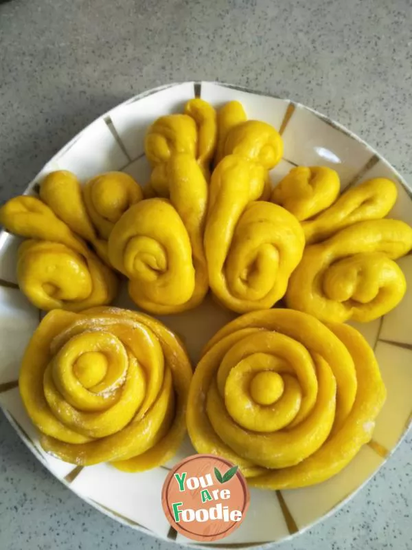 Pumpkin steamed bread