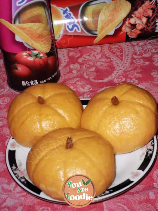 Twenty-bumper-harvests-of-Chinese-New-Year-vegetables----small-pumpkin-and-bean-paste-bun