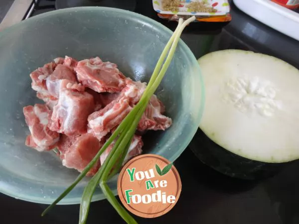 [white gourd spareribs soup]