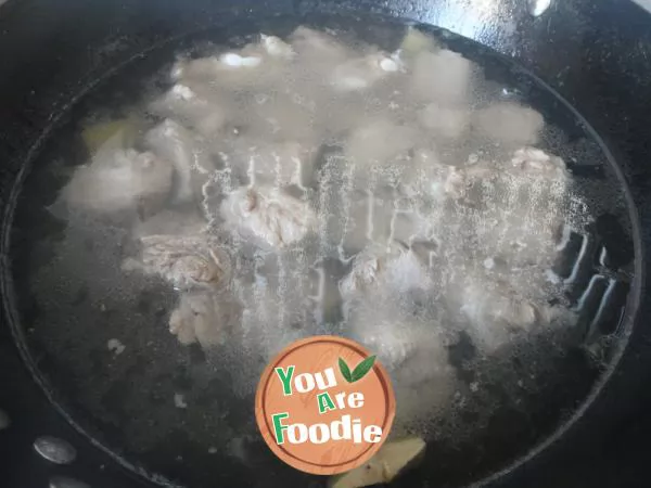[white gourd spareribs soup]