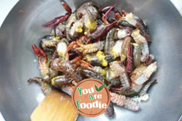 Eat lobster with original flavor - stir fried crayfish