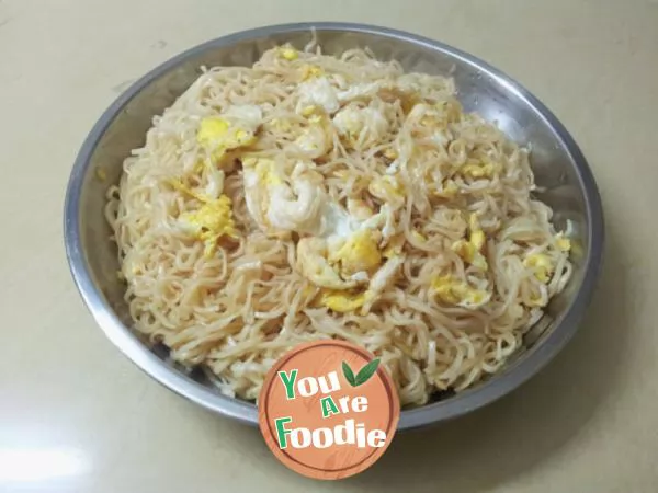 Fried-noodles-with-egg