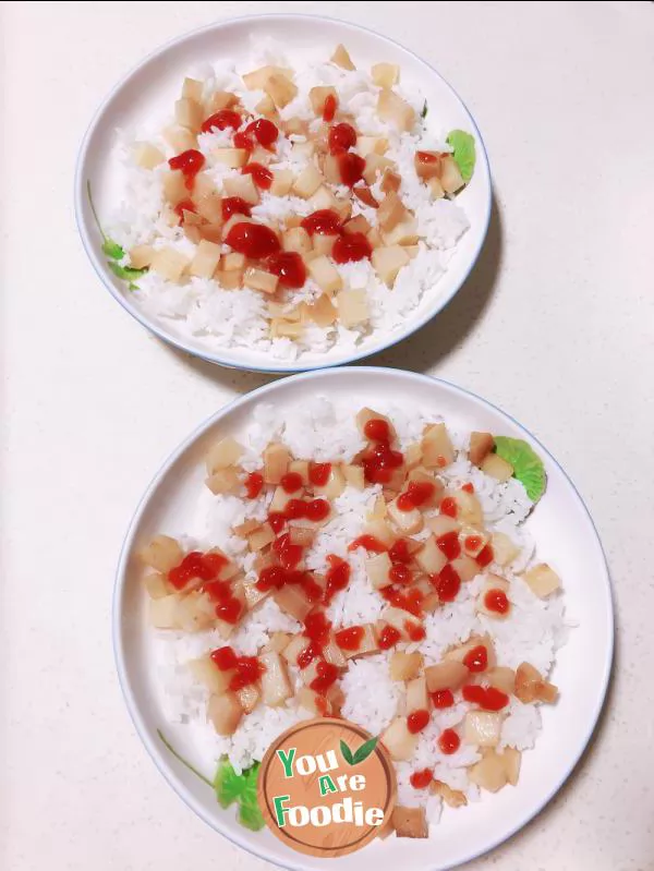 Baked rice with beef and cheese with black pepper