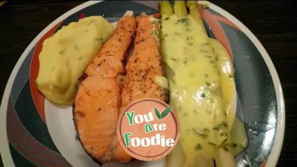 White-asparagus-salmon-in-orange-juice