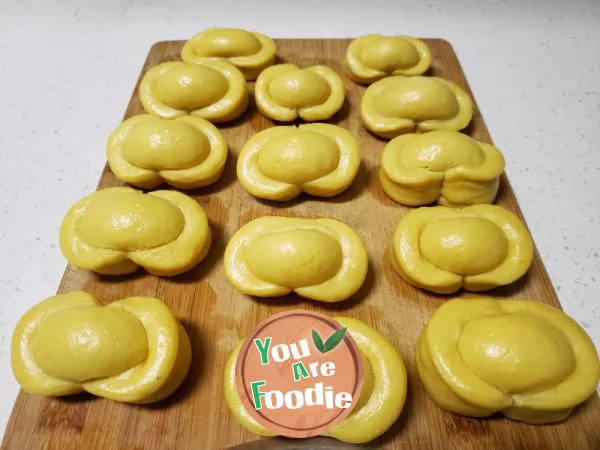 Yuanbao steamed bun