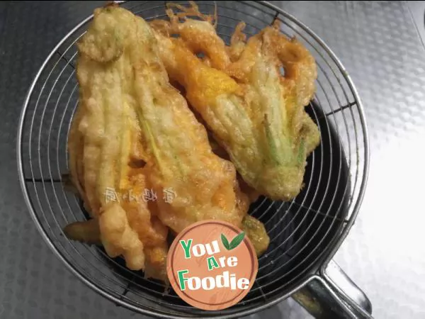 Fried pumpkin flower