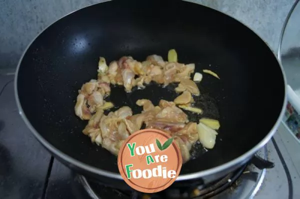 Fried mushroom with chicken leg