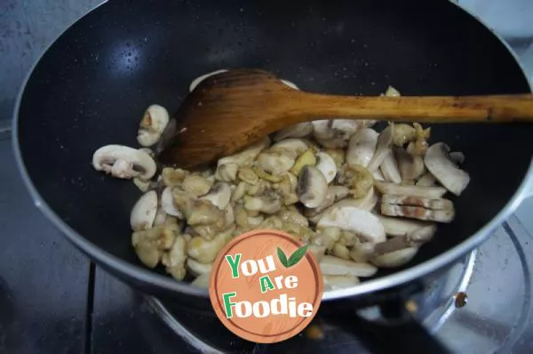 Fried mushroom with chicken leg