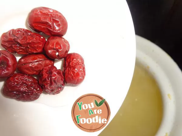 Golden jujube porridge