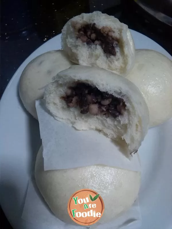 Red bean and barley bun