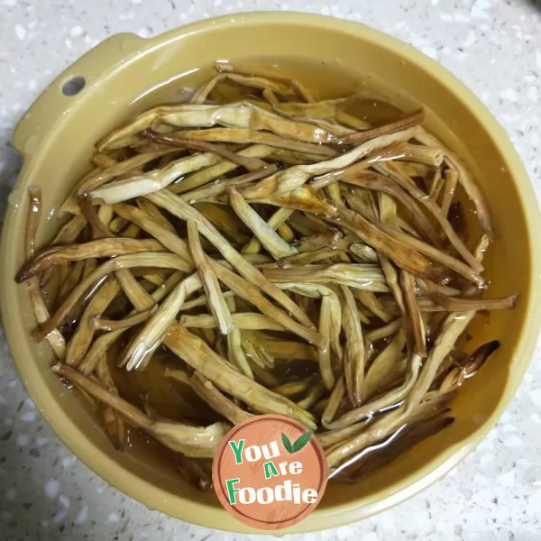 Steamed fish Brisket with golden needle