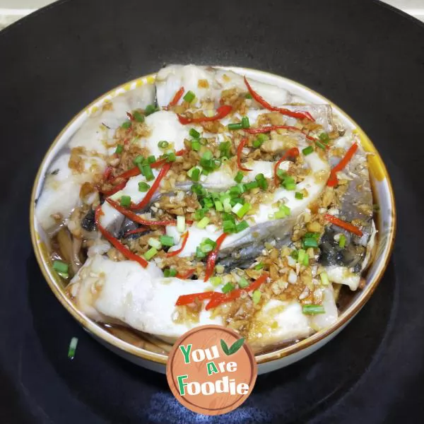 Steamed fish Brisket with golden needle