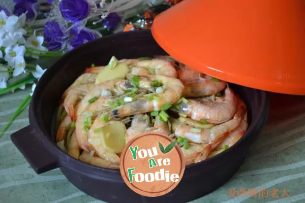 Braised-white-shrimp-with-celery-in-Taji-pot