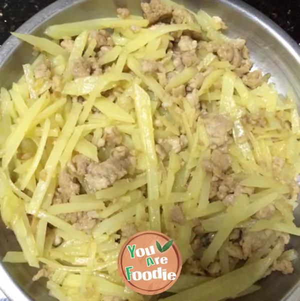 Shredded potato with minced meat