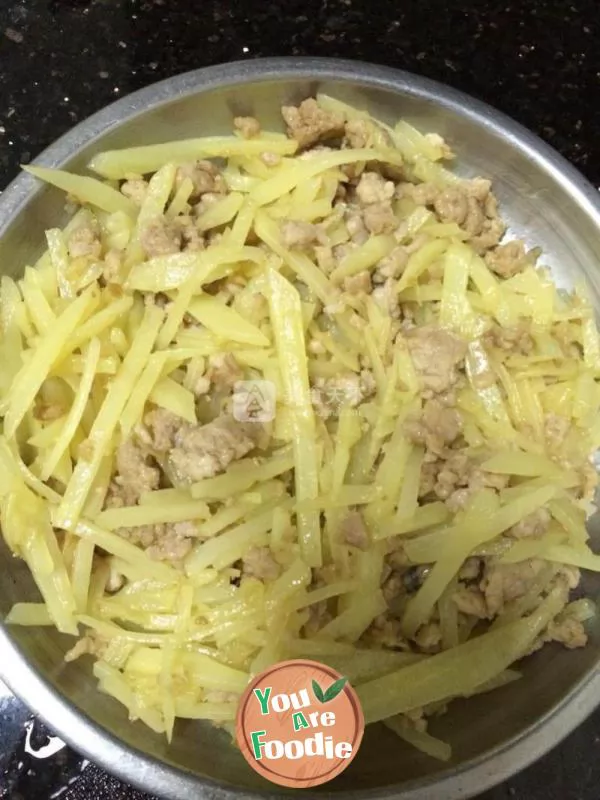 Shredded potato with minced meat