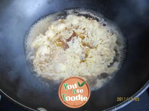 Hot and sour egg soup