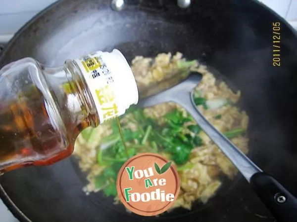 Hot and sour egg soup