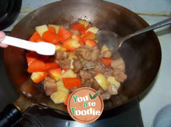 Braised pork with colorful vegetables