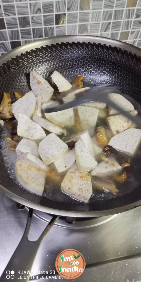 Braised Lipu Taro with Preserved Meat