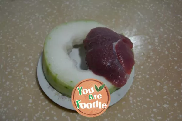 Dumplings stuffed with pork and white gourd
