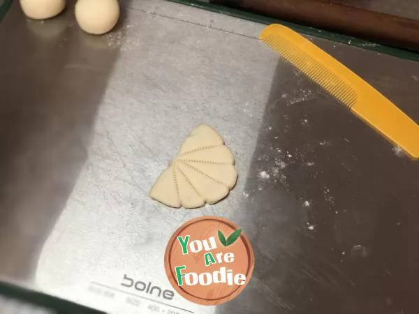 Lotus-Leaf-Shaped Pancake