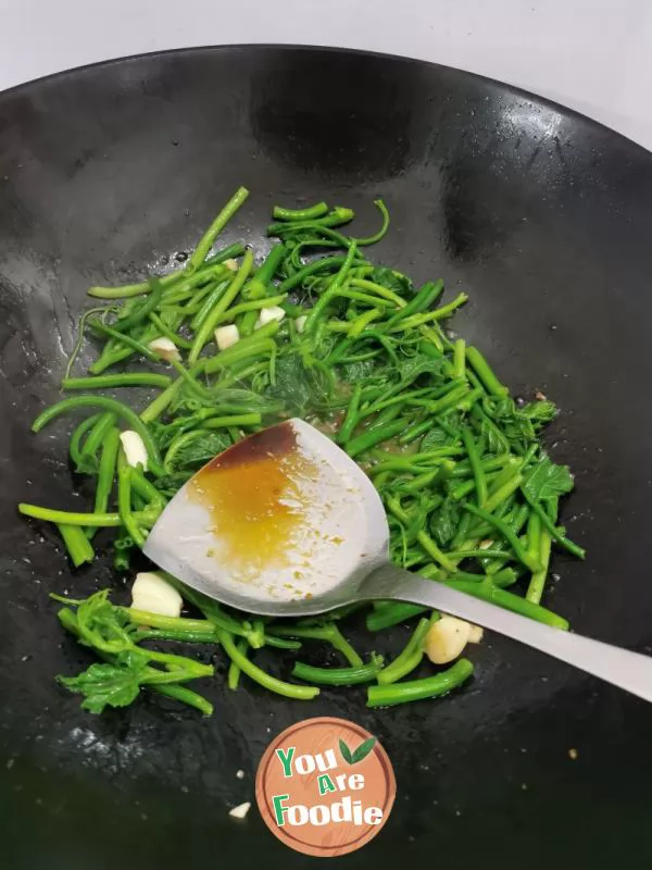 Stir fried pumpkin seedlings