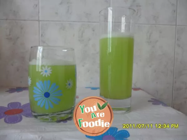 Tempting cucumber juice