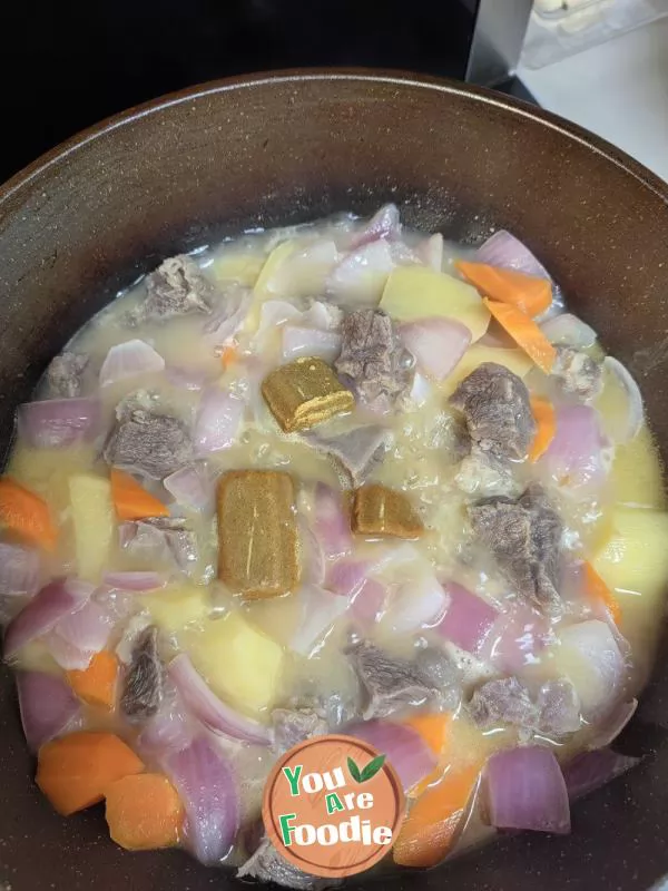 Curry beef, potatoes, carrots