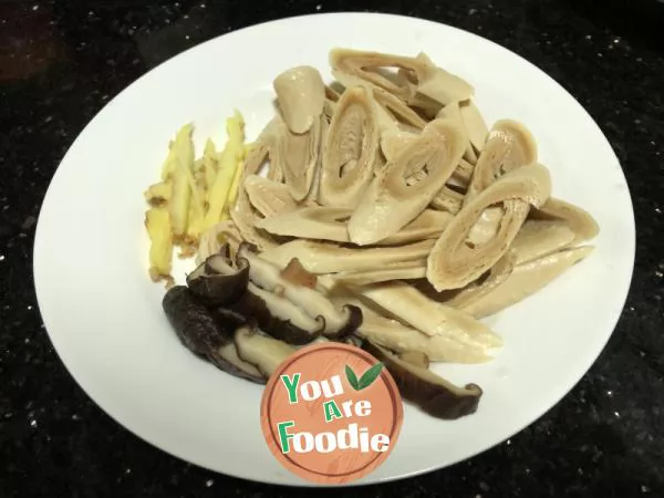 Fried beans and bamboo shoots with lotus beans and carrots