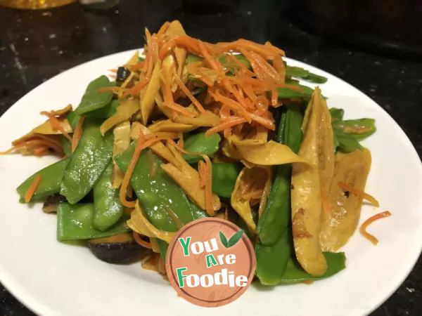 Fried beans and bamboo shoots with lotus beans and carrots