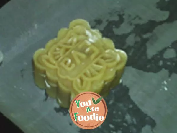 Lotus seed yolk moon cake