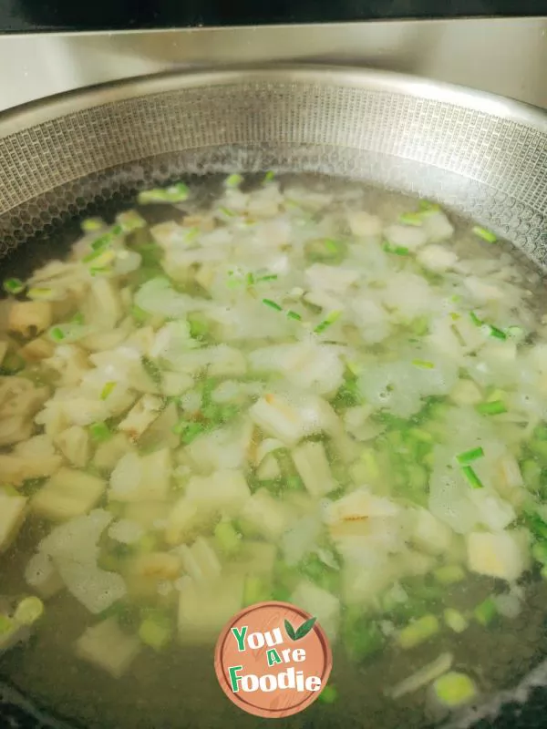 Fried pork with diced lotus root