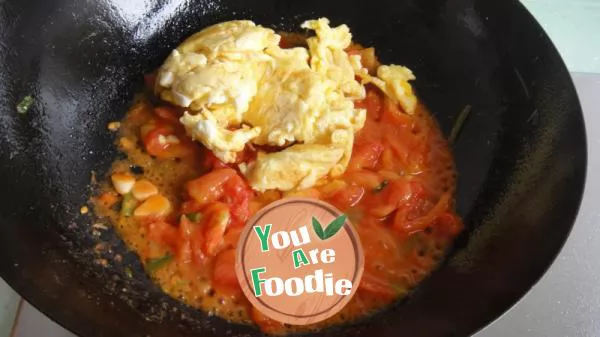 Scrambled egg with tomato