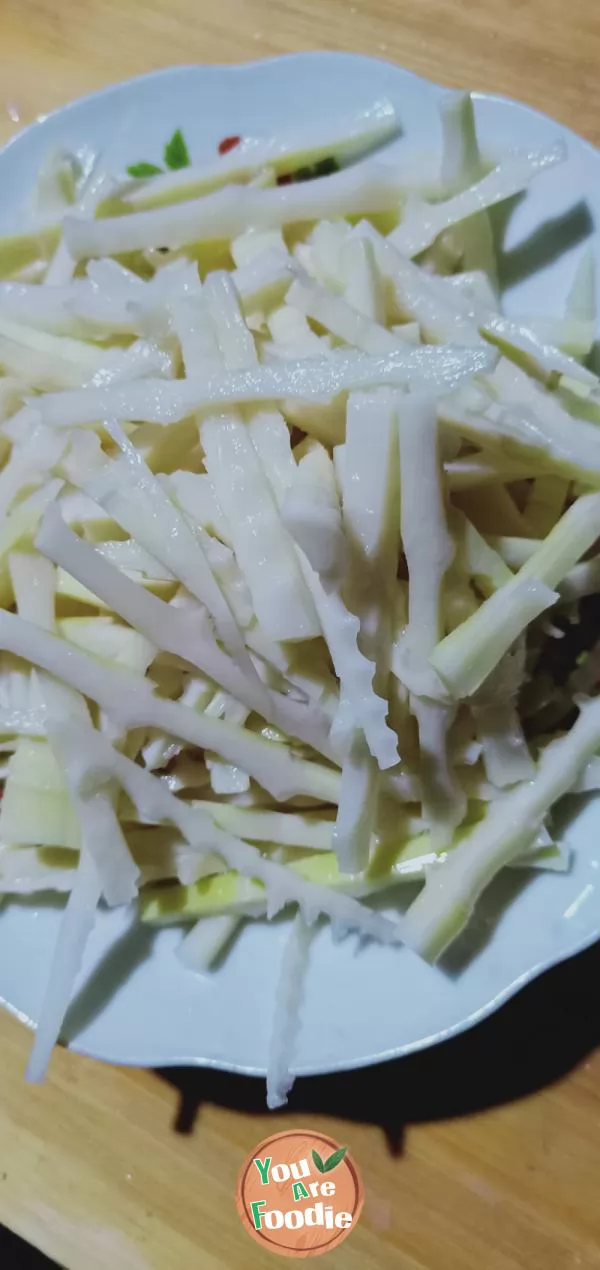 Fried bamboo shoots with shredded pork