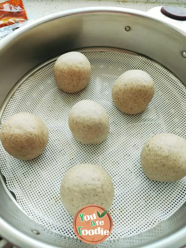 Steamed bread with buckwheat