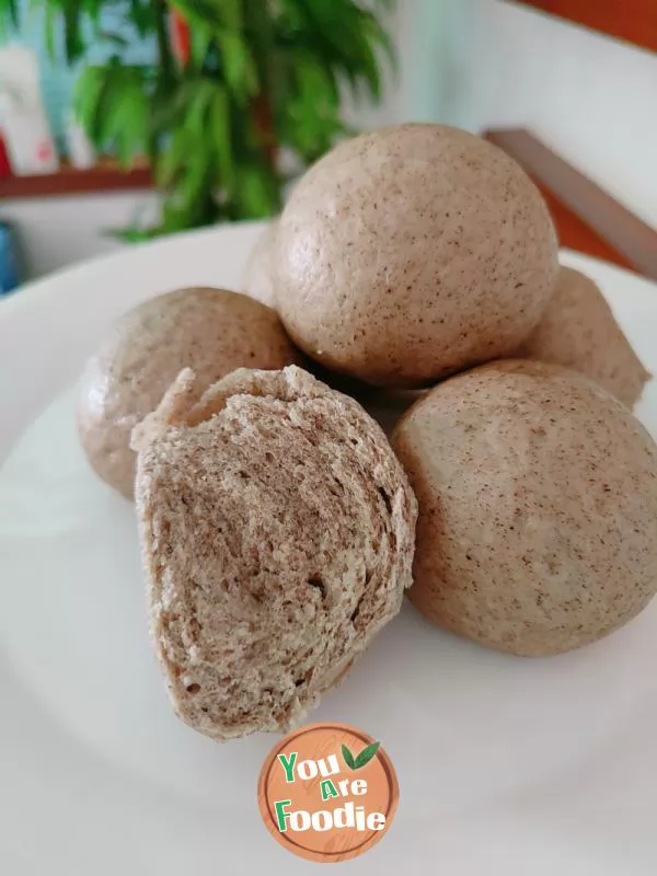 Steamed bread with buckwheat