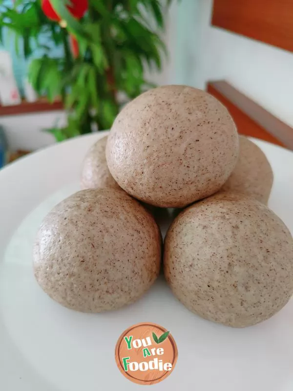 Steamed bread with buckwheat