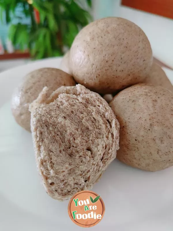 Steamed bread with buckwheat