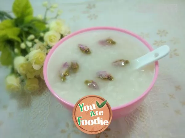 Nourishing rose porridge