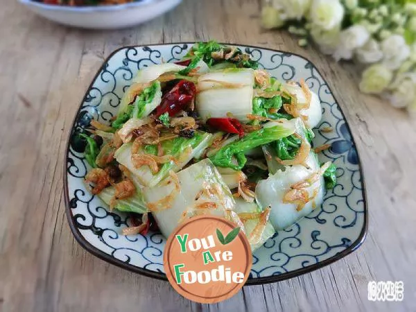 Fried cabbage with wild shrimp skin