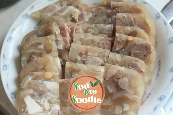 Refreshing-meat-dish-in-summer-------elbow-skin-jelly