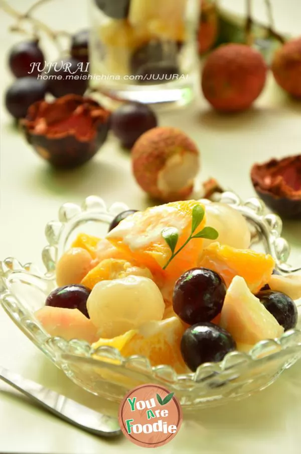 Yogurt-fruit-salad