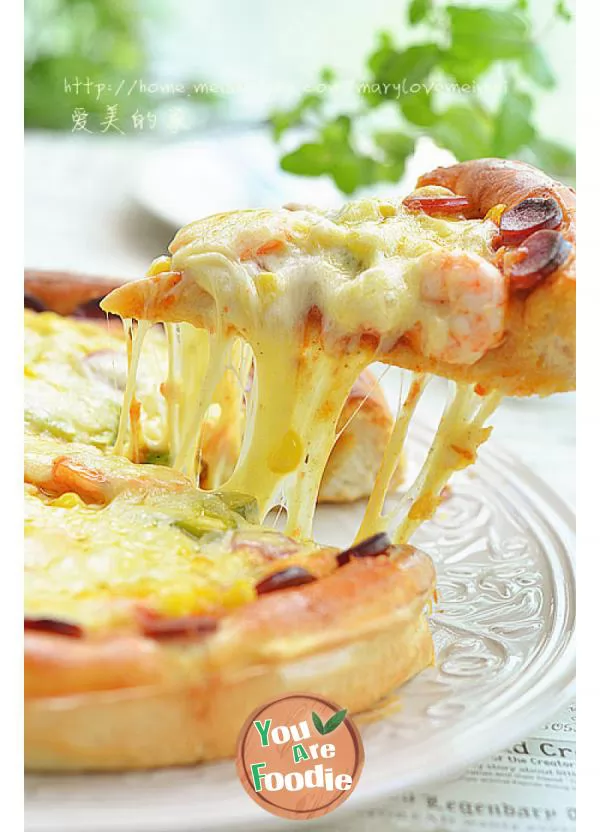 Making pizza is a good way to be lazy and satisfy your cravings --- prawn thick bottom pizza