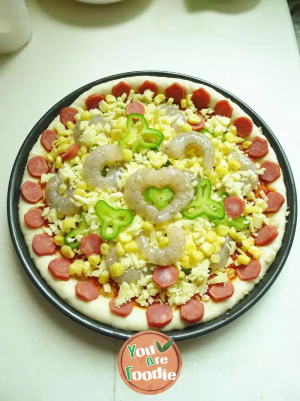 Making pizza is a good way to be lazy and satisfy your cravings --- prawn thick bottom pizza